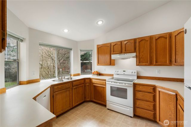 28120 236th Avenue SE, Maple Valley, WA 98038