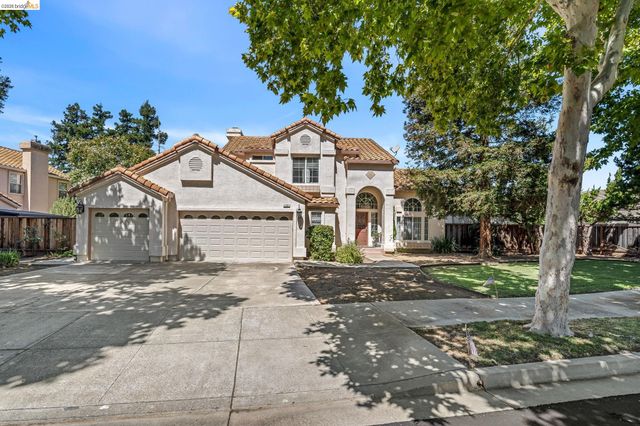 1281 Sea Vista Dr, Brentwood, CA 94513