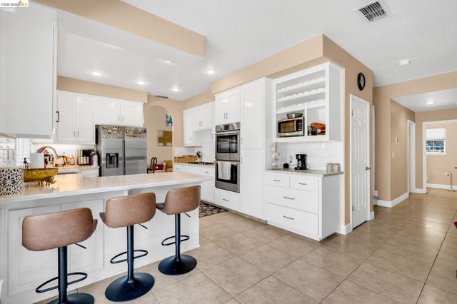 1281 Sea Vista Dr, Brentwood, CA 94513