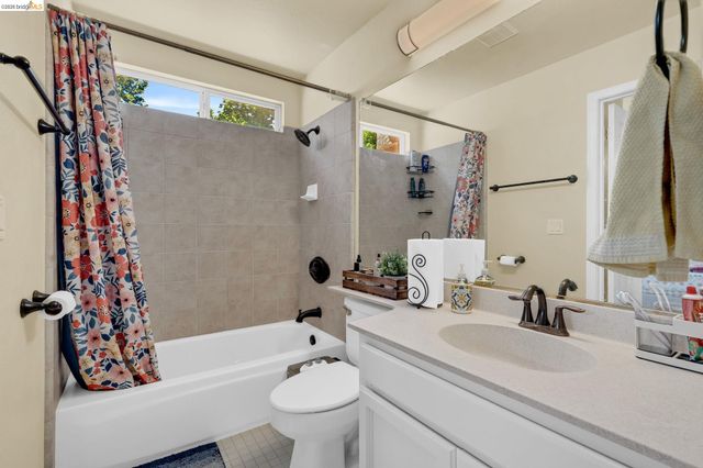 1281 Sea Vista Dr, Brentwood, CA 94513