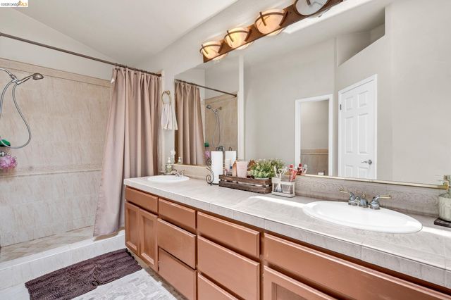 1281 Sea Vista Dr, Brentwood, CA 94513