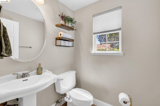 1281 Sea Vista Dr, Brentwood, CA 94513