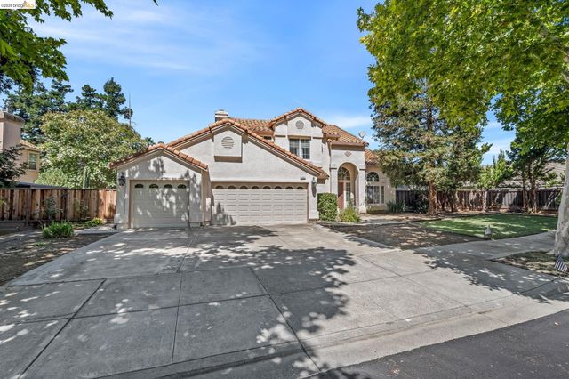 1281 Sea Vista Dr, Brentwood, CA 94513