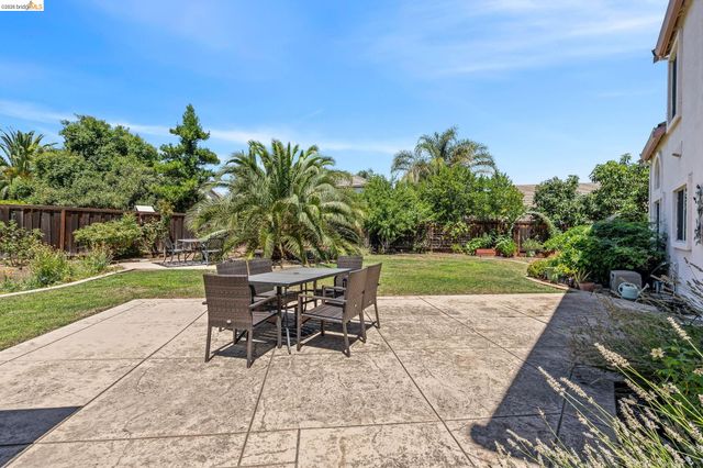1281 Sea Vista Dr, Brentwood, CA 94513