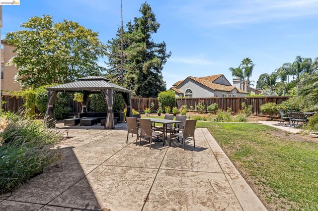 1281 Sea Vista Dr, Brentwood, CA 94513