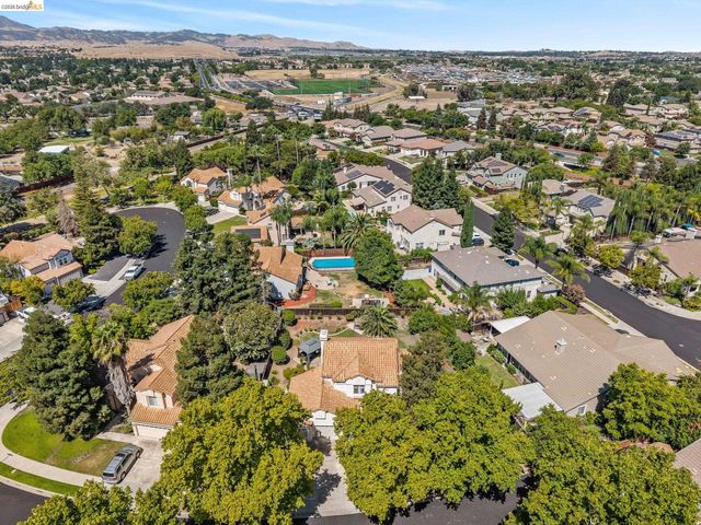 1281 Sea Vista Dr, Brentwood, CA 94513