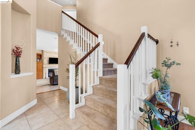 1281 Sea Vista Dr, Brentwood, CA 94513