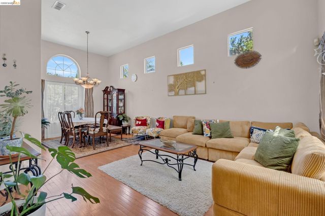 1281 Sea Vista Dr, Brentwood, CA 94513