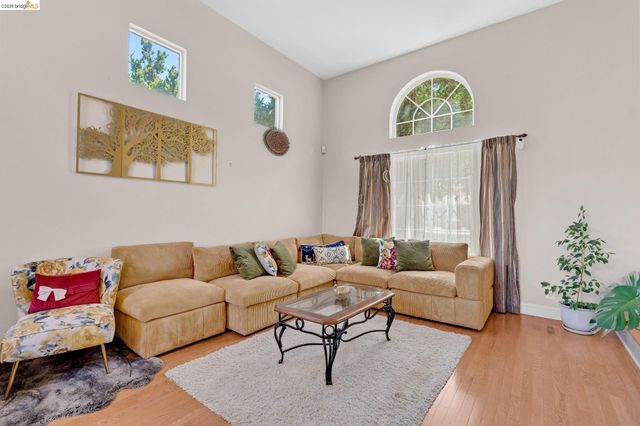 1281 Sea Vista Dr, Brentwood, CA 94513