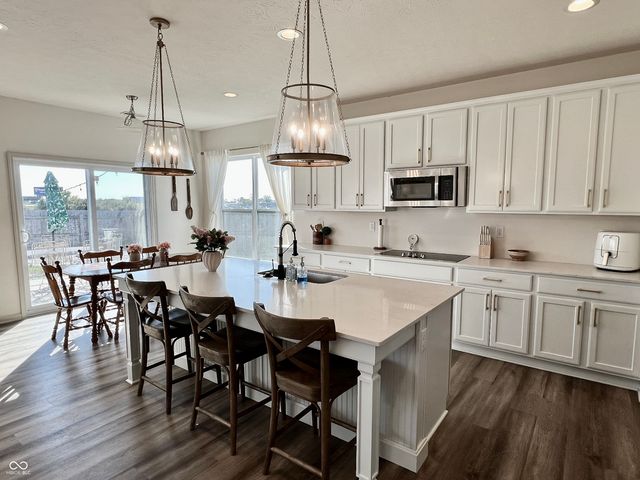 1479 Classic Avenue, Greenwood, IN 46143