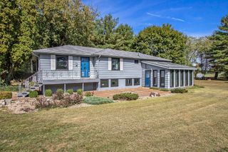 5869 River Road, Sodus Twp, MI 49126