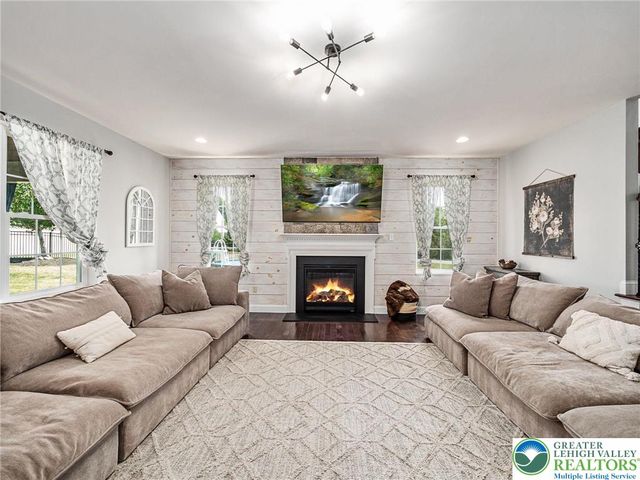 1455 Saratoga Circle, Weisenberg Twp, PA 18031