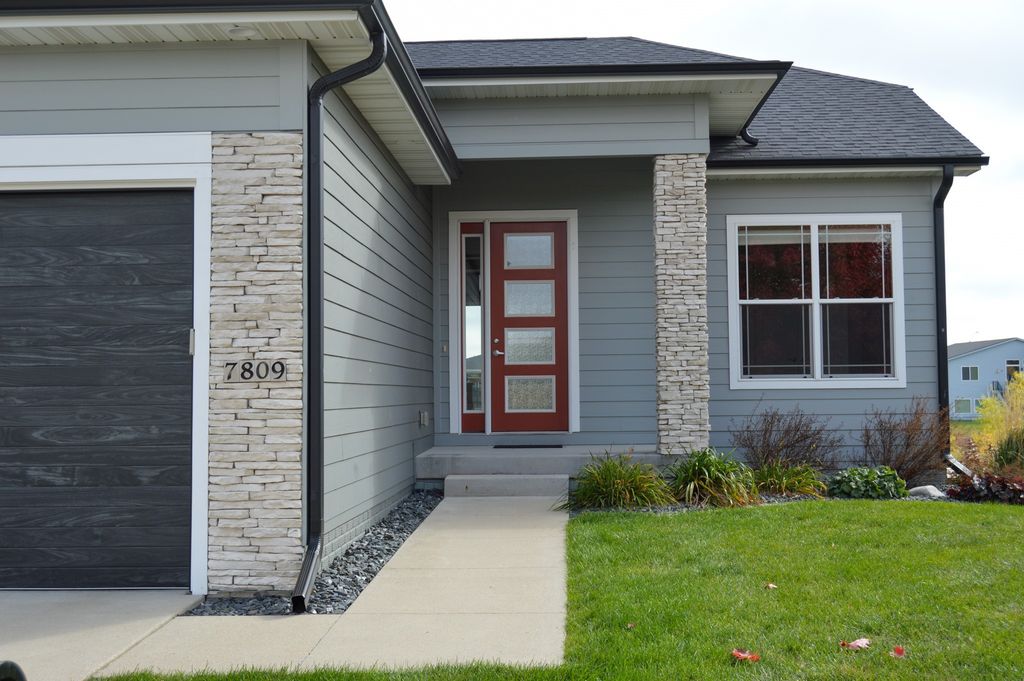 7809 NW 96th Street, Johnston, IA 50131