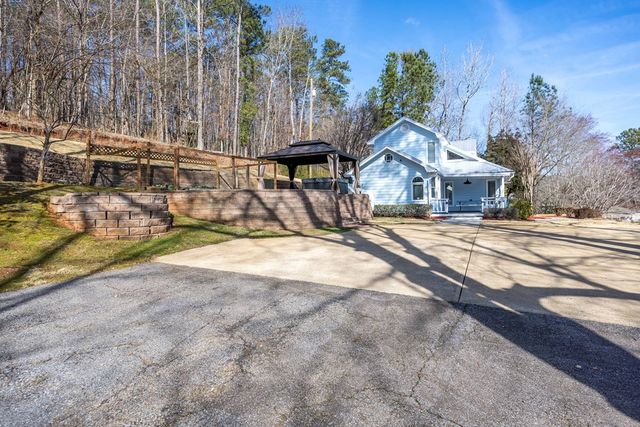 210 Williams Drive West, Hamilton, GA 31811