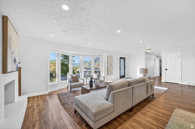 1682 E JULHO ST, Sandy, UT 84093