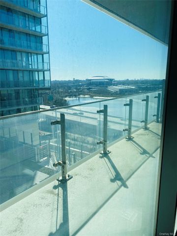 13103 40 Road 11Q, Flushing, NY 11354