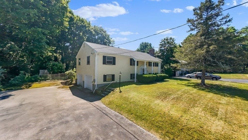 14 Cranberry Way, Marion, MA 02738