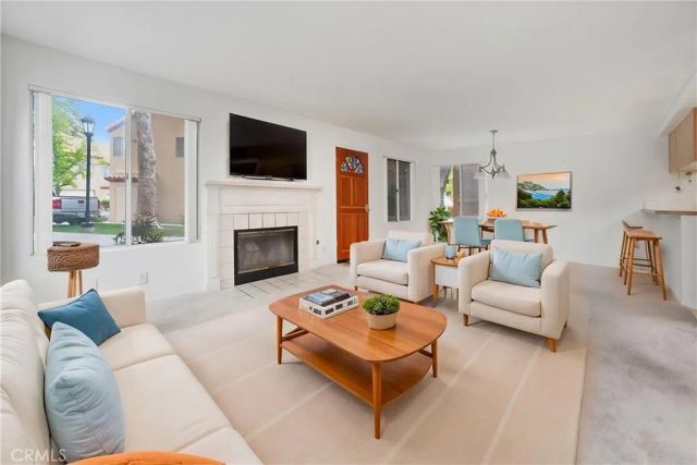 22613 Copper Hill 123, Saugus, CA 91350