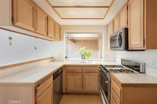 22613 Copper Hill 123, Saugus, CA 91350