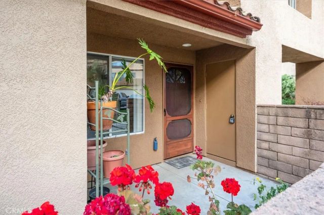 22613 Copper Hill 123, Saugus, CA 91350