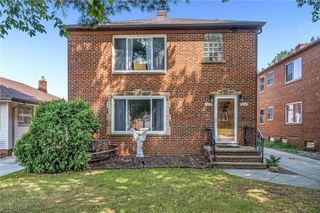 5610-5612 Warwick Drive, Parma, OH 44129