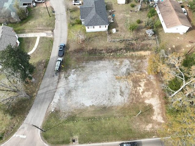 303 Devall, Ellisville, MS 39437