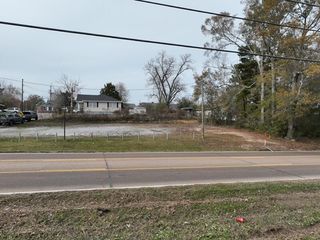 303 Devall, Ellisville, MS 39437