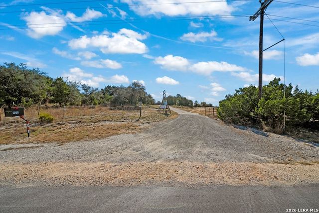 901 CEDAR RISE DR, Canyon Lake, TX 78133