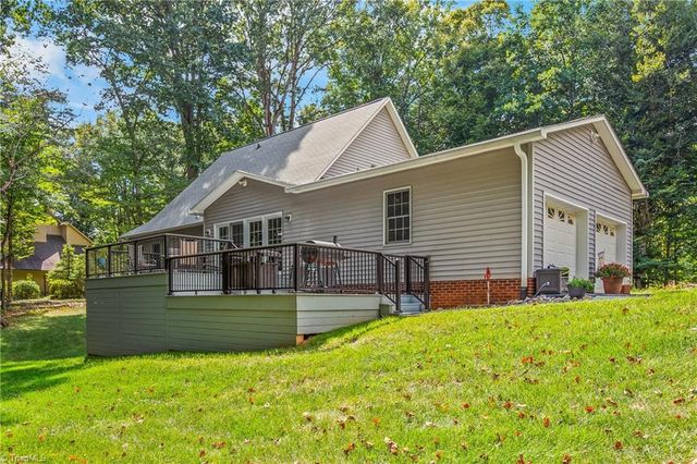 1709 Beechwood Road, Yadkinville, NC 27055