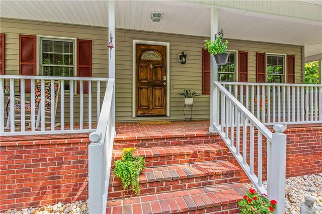 1709 Beechwood Road, Yadkinville, NC 27055