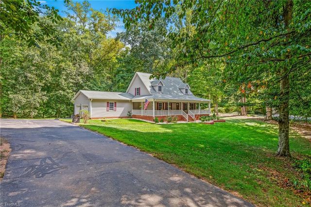 1709 Beechwood Road, Yadkinville, NC 27055