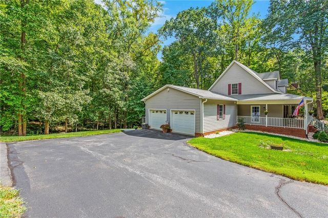 1709 Beechwood Road, Yadkinville, NC 27055