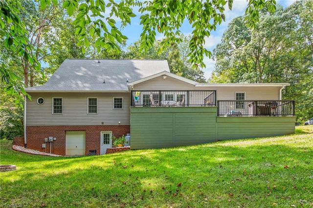 1709 Beechwood Road, Yadkinville, NC 27055