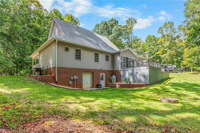 1709 Beechwood Road, Yadkinville, NC 27055