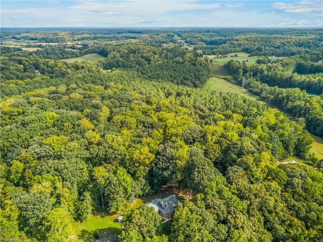 1709 Beechwood Road, Yadkinville, NC 27055