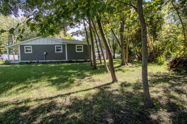 5345 E Summerholme Drive, Knox, IN 46534