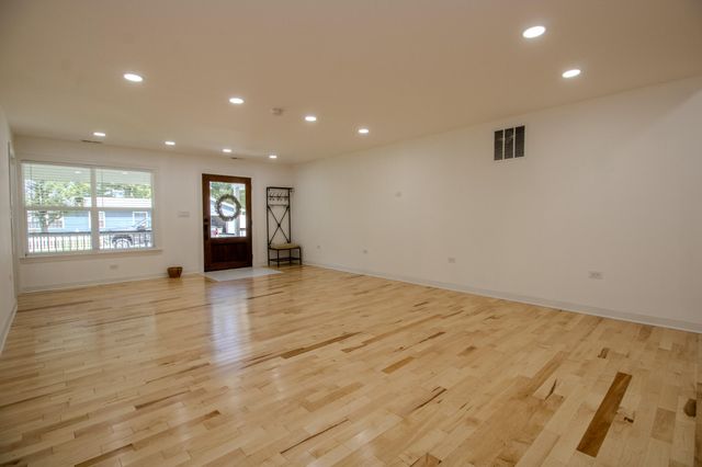 5345 E Summerholme Drive, Knox, IN 46534