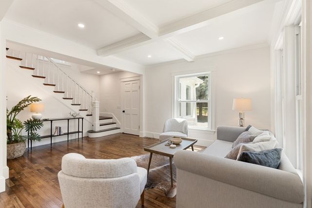 6 Highland Ave, Groveland, MA 01834