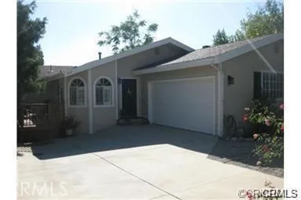 302 W Laurel Avenue, Sierra Madre, CA 91024