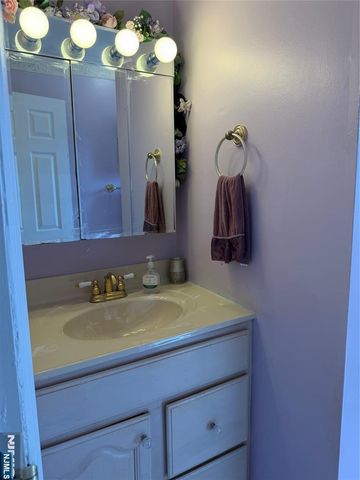 184 S Washington Avenue A6, Bergenfield, NJ 07621