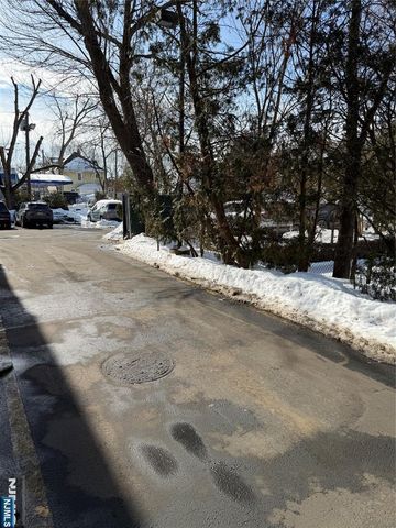 184 S Washington Avenue A6, Bergenfield, NJ 07621