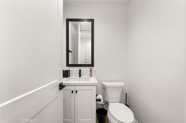 2127 Cresta, Newport Beach, CA 92660