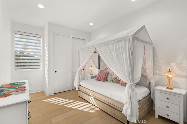 2127 Cresta, Newport Beach, CA 92660