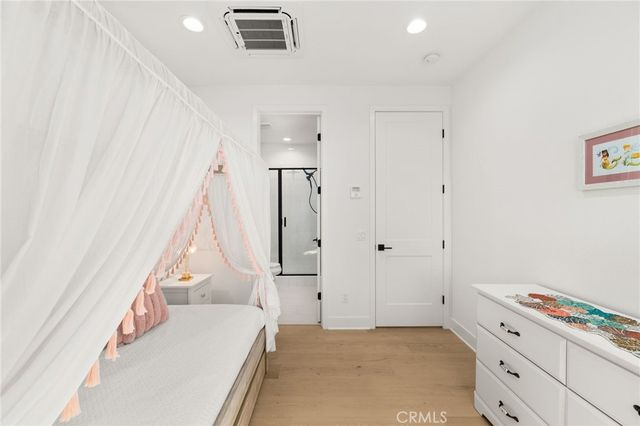 2127 Cresta, Newport Beach, CA 92660