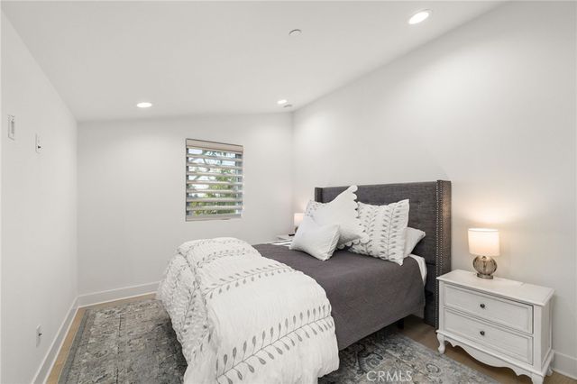 2127 Cresta, Newport Beach, CA 92660