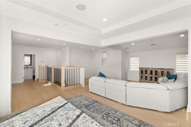 2127 Cresta, Newport Beach, CA 92660
