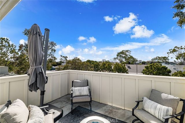 2127 Cresta, Newport Beach, CA 92660