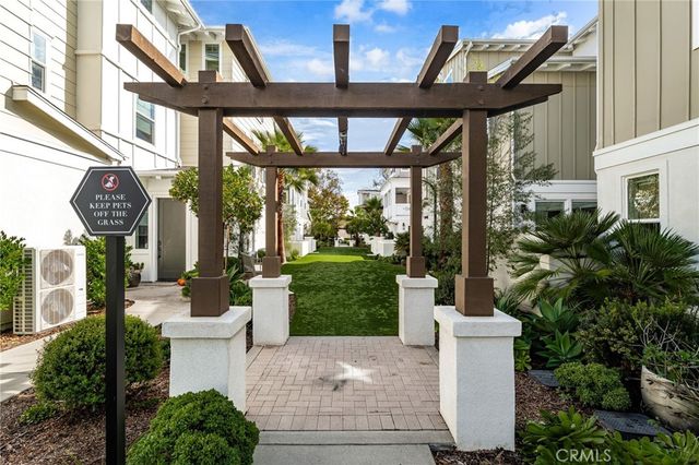 2127 Cresta, Newport Beach, CA 92660