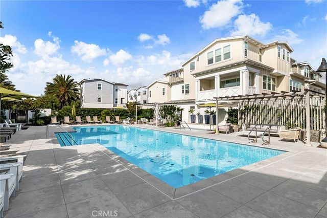2127 Cresta, Newport Beach, CA 92660