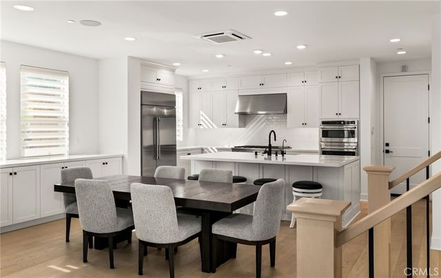 2127 Cresta, Newport Beach, CA 92660